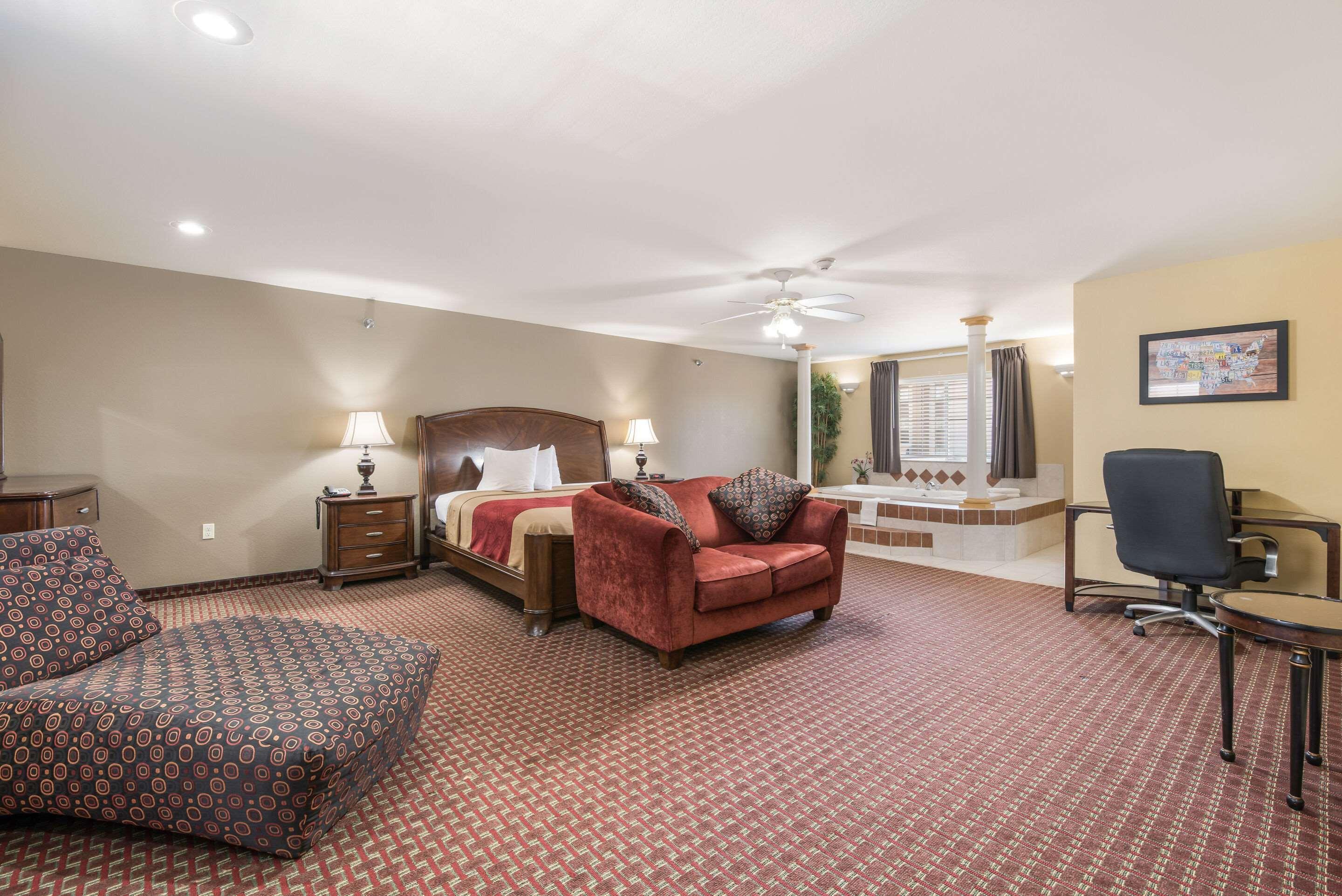 Econo Lodge Inn & Suites Брайант Экстерьер фото