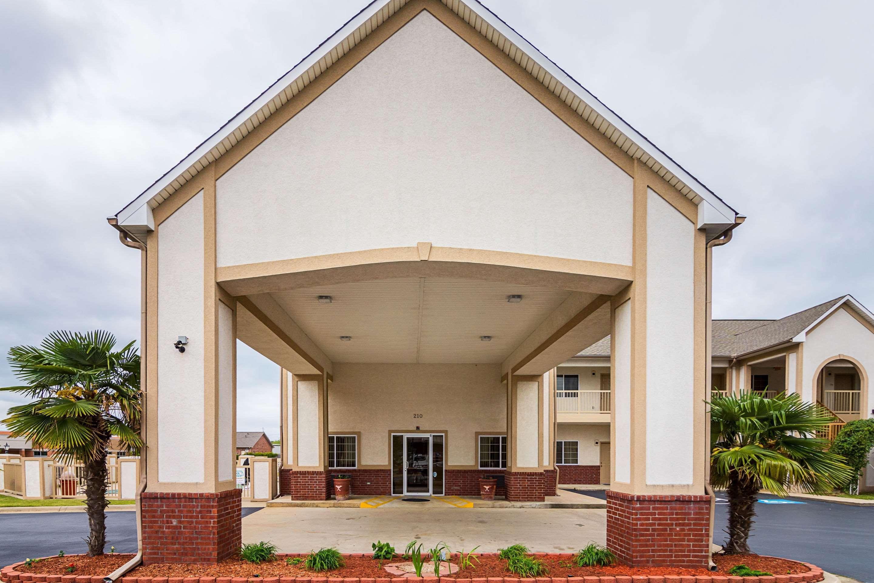 Econo Lodge Inn & Suites Брайант Экстерьер фото
