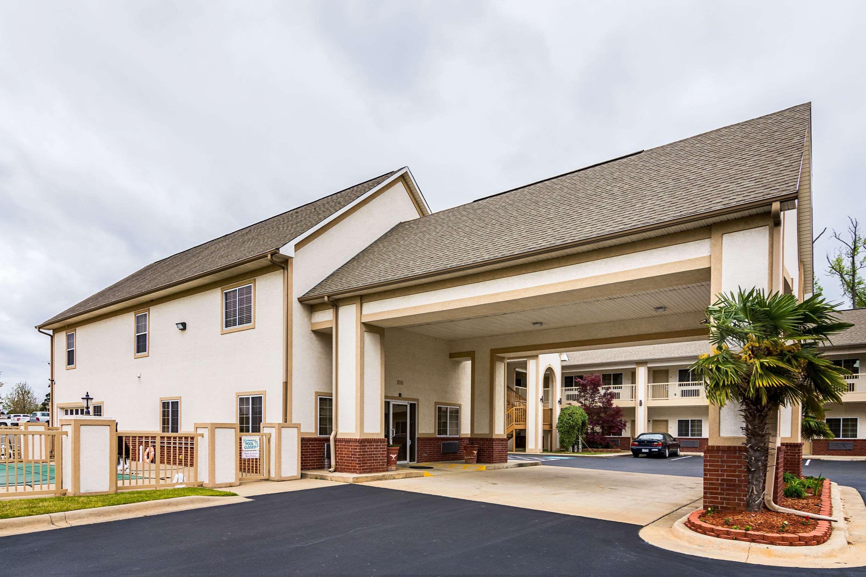 Econo Lodge Inn & Suites Брайант Экстерьер фото